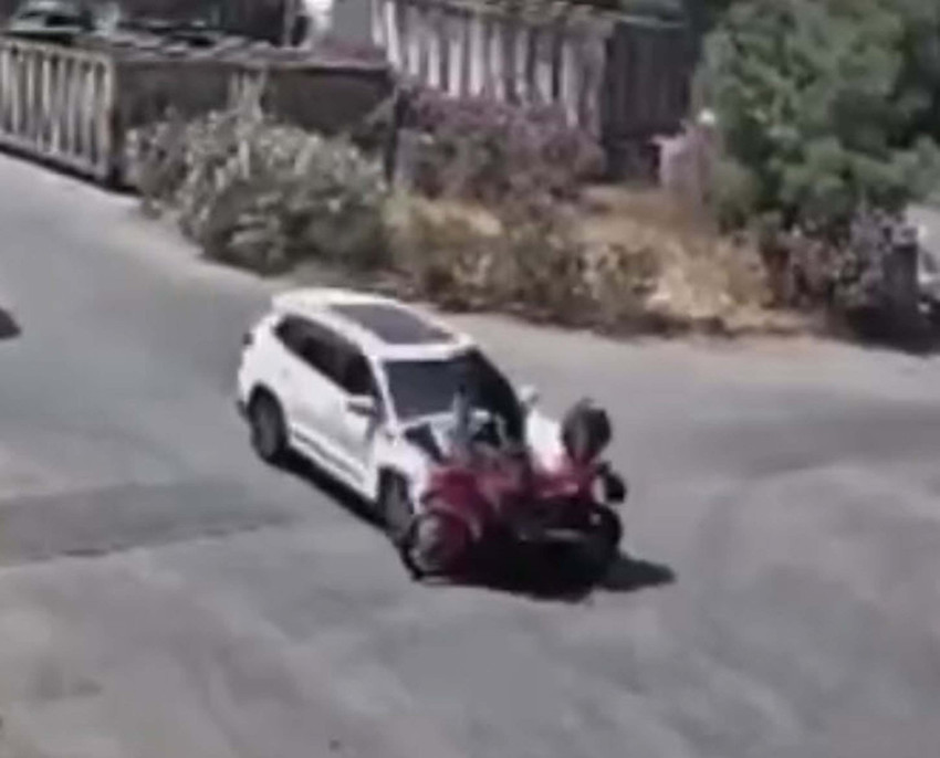 15 yaşındaki sürücü dehşet saçtı! 3 çocuk babası yaşam mücadelesi veriyor: O anlar kamerada - Resim : 1