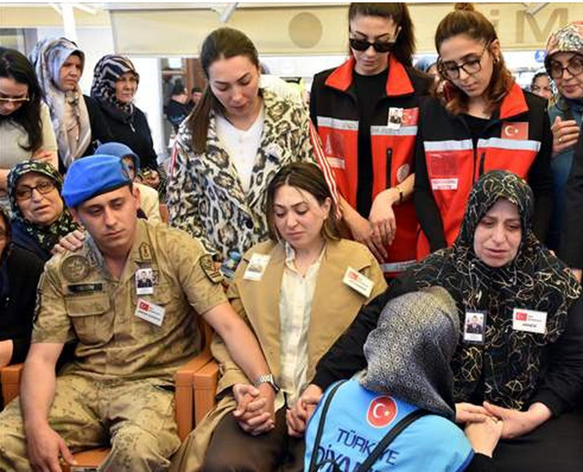 Ankara şehidimiz Yusuf Ergün'ün cenazesinde babasından gururlu duruş: "Ne mutlu bana şehit babası oldum" - Resim : 3