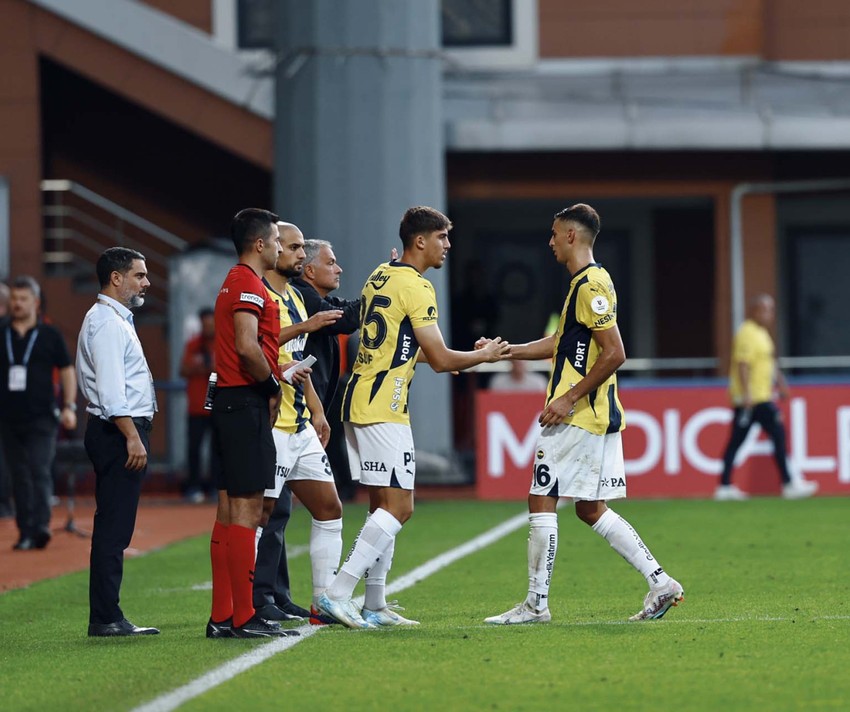 Fenerbahçe'de Galatasaray derbisi öncesi sakatlık alarmı! Jose Mourinho ne yapacak? - Resim : 1