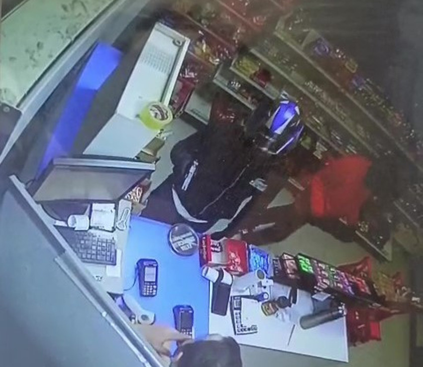 10 dakika arayla 2 silahlı soygun yaptı: Savunması pes dedirtti! - Resim : 1