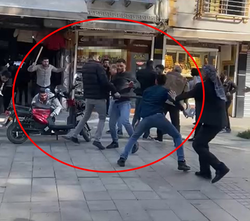 Mardin'de esnaf birbirine girdi! 3 kişi yaralandı: O anlar kameraya yansıdı - Resim : 2