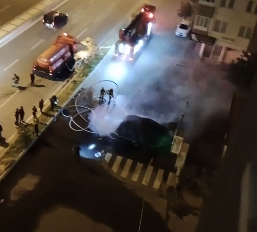 Kayseri'de korku dolu anlar: Bomba gibi patladı! Dehşet anları saniye saniye kameraya yansıdı - Resim : 1
