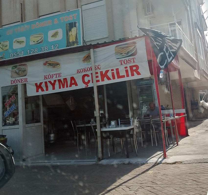 Yer: Antalya! Afişi gören şaştı kaldı! Yetkisiz iş yerlerine dikkat! - Resim : 2