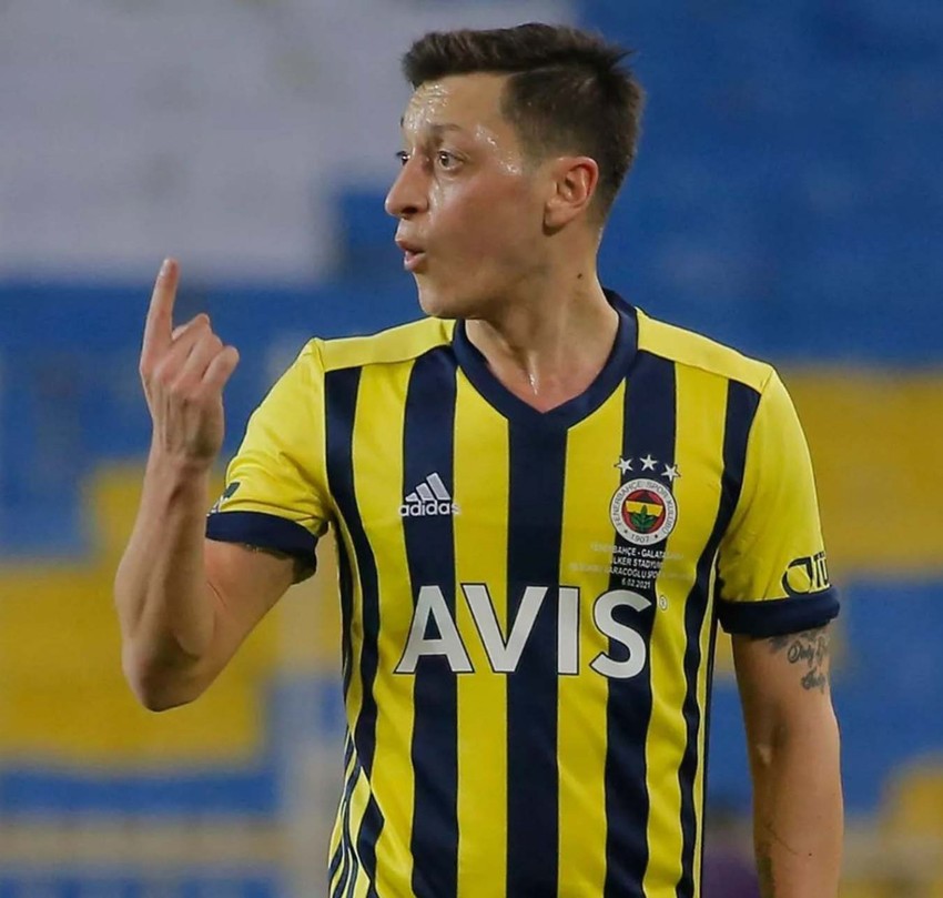 Eski futbolcu Mesut Özil’den yıllar sonra gelen Fenerbahçe itirafı! “İstiyordum ama izin vermediler” - Resim : 2