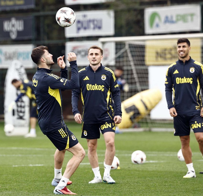 Fenerbahçe’de Nice maçı hazırlıkları başladı! Yıldız isim geri döndü - Resim : 1