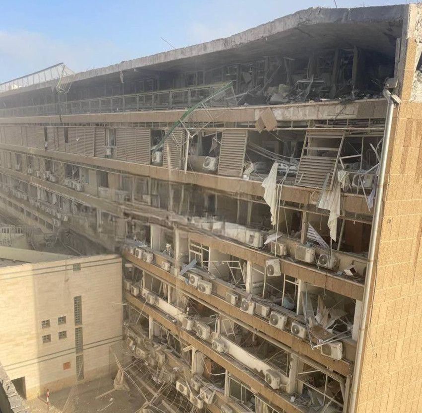 İran'dan İsrail'e füze yağmuru! İsrail Borsası binası ve hastane vuruldu - Resim : 1