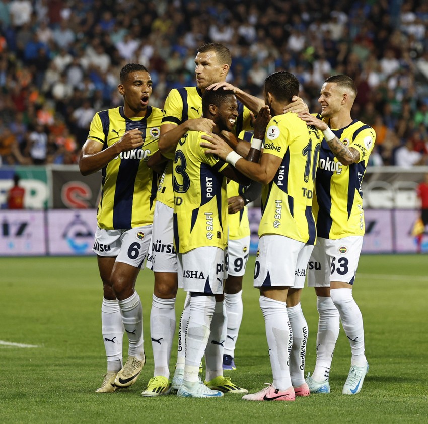 Solskjaer’den Fenerbahçe- Beşiktaş derbisi öncesi olay sözler! Mourinho’ya gönderme yaptı, Fenerbahçeli yıldızı övdü - Resim : 1