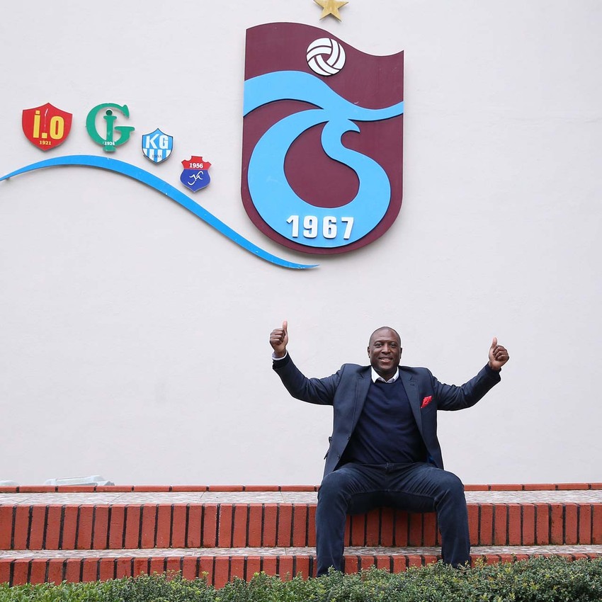 Trabzonspor forması da giymişti! Dünya devi acı haberi duyurdu! Efsane futbolcu hayatını kaybetti - Resim : 2