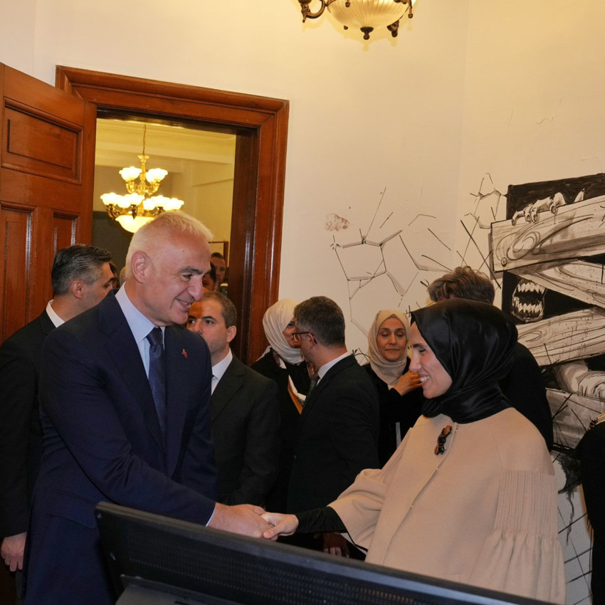 106 yıllık Karak&ouml;y Palas yeniden hayat buldu! Bakan Ersoy'dan Sel&ccedil;uk Bayraktar&rsquo;a teşekk&uuml;r - Resim : 3