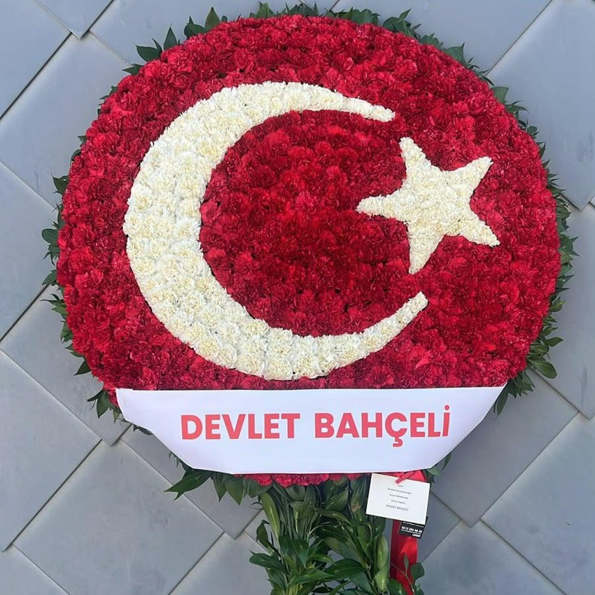 MHP lideri Devlet Bahçeli'den TFF Başkanı İbrahim Ethem Hacıosmanoğlu'na destek çiçeği - Resim : 1