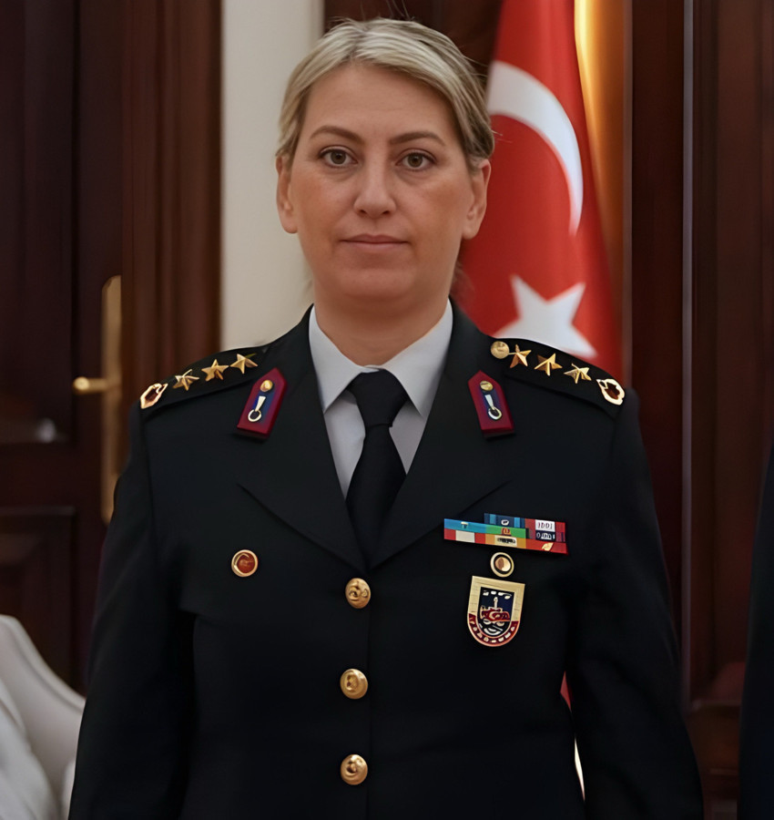 Tarihe geçti! Bir ilke imza atmıştı! O artık Türk jandarmasının ilk kadın paşası! - Resim : 1