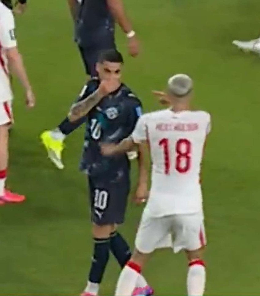 Türkiye- Paraguay maçında yeni kural ilk kez uygulandı! Kırmızı kartla Paraguay 10 kişi kaldı - Resim : 1