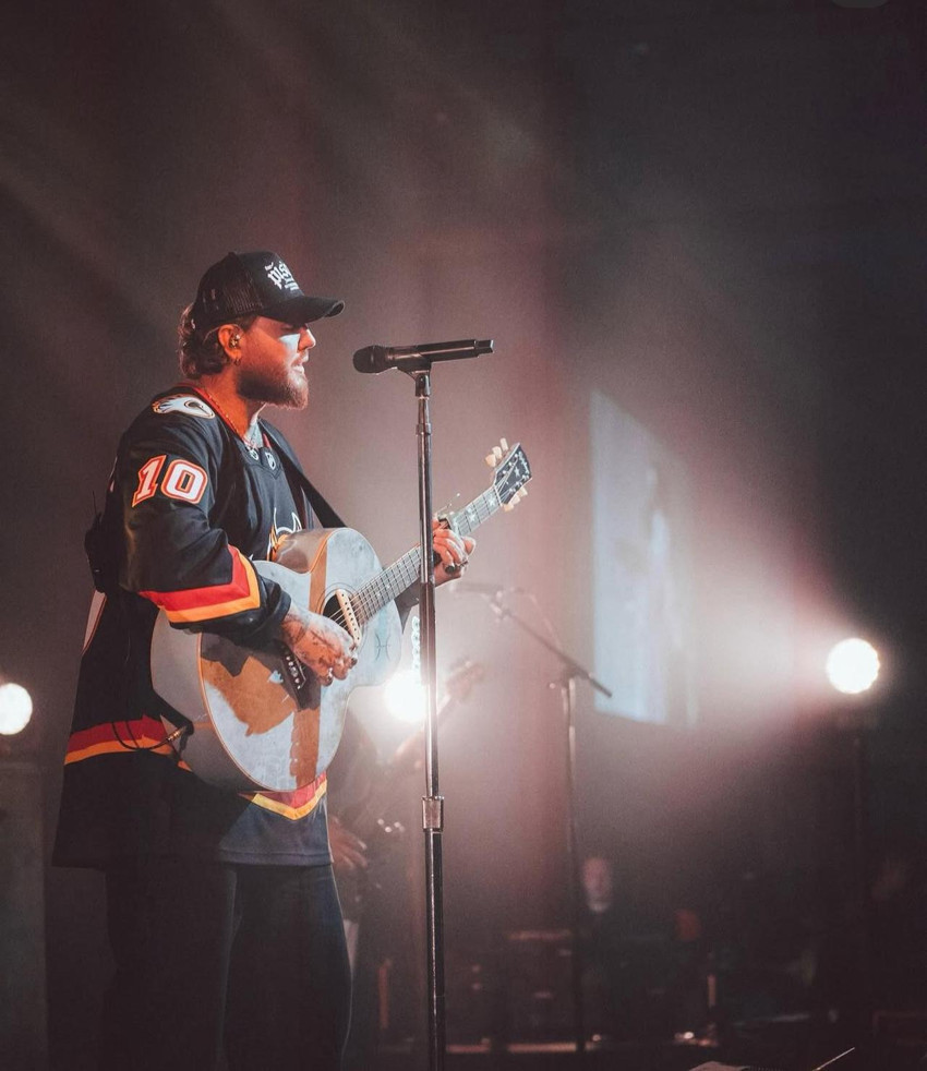 James Arthur İstanbul'a geliyor! Cem Adrian ve Yüksek Sadakat'la birlikte sahne alacak - Resim : 1
