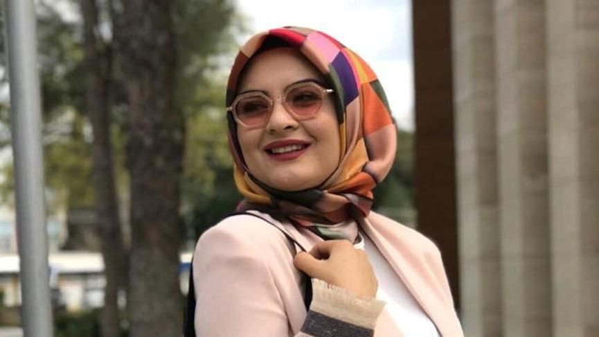 Fenomen gelin adayı Hanife Gürdal öyle bir poz paylaştı ki... Daracık taytıyla şov yaptı - Resim: 4