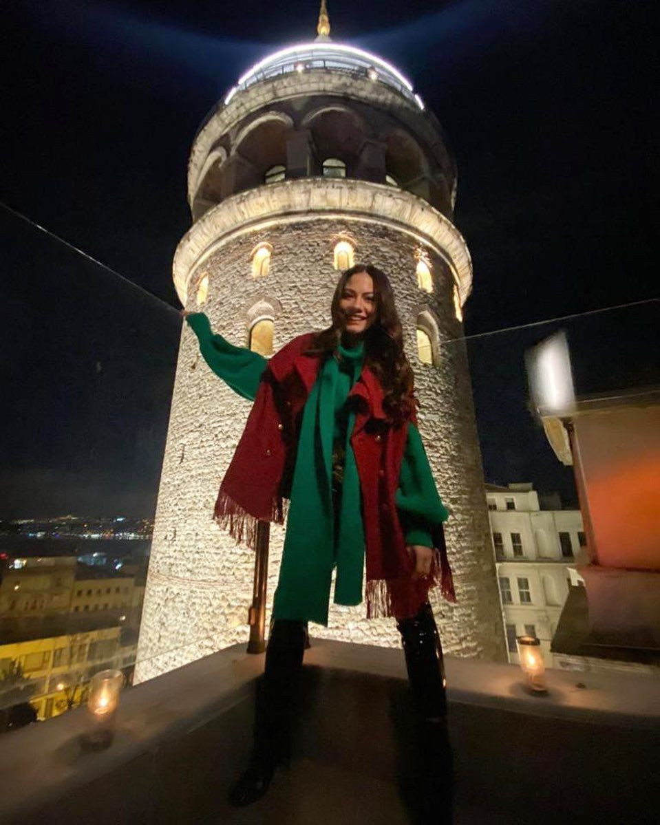 Demet Özdemir’in ayna karşısında verdiği seksi pozu olay oldu! - Resim: 3