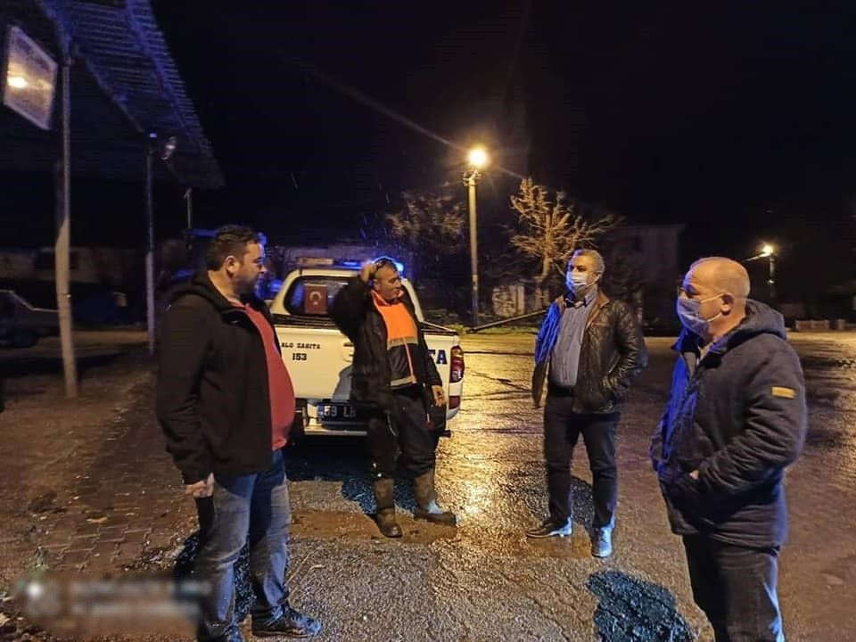Sağanak felaketi!.. Mahalleli nöbet tutuyor! - Resim: 3