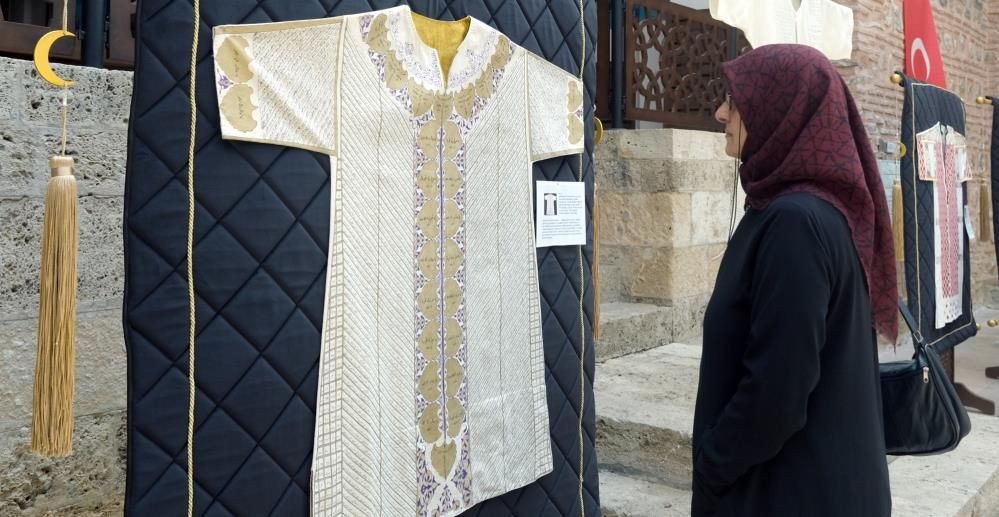 Padişahlar o gömleği giymeden savaşa çıkmıyorlardı, hastalanınca şifayı dualı gömlekte buluyorlardı! İşte, padişahların maveni zırhı: Dualı gömlekler... - Resim: 2